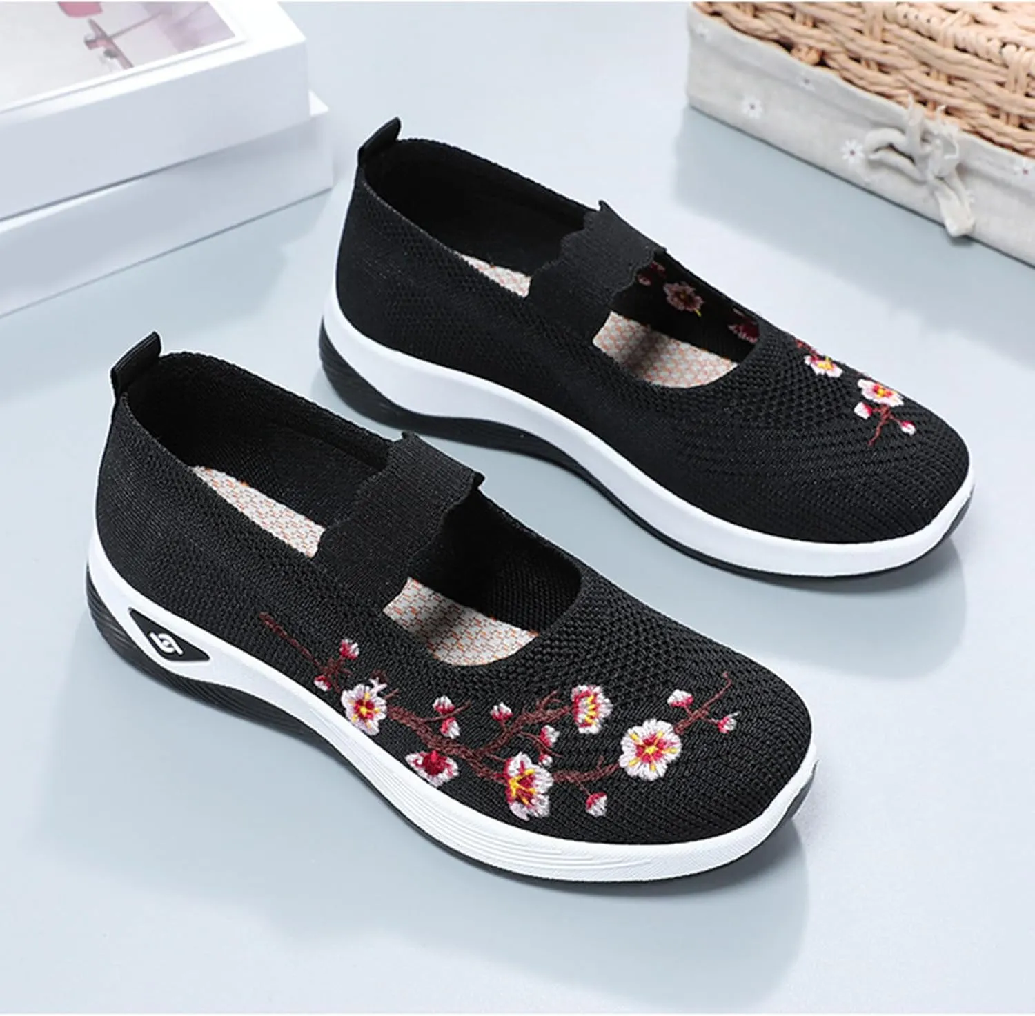 Orthopedic Shoes for Women Fashion Floral Embroidery Walking Shoes Arch Support Mesh Breathable Arch Support Slip-On Light Air Cushion Orthopedic Sneakers Diabetic Shoe