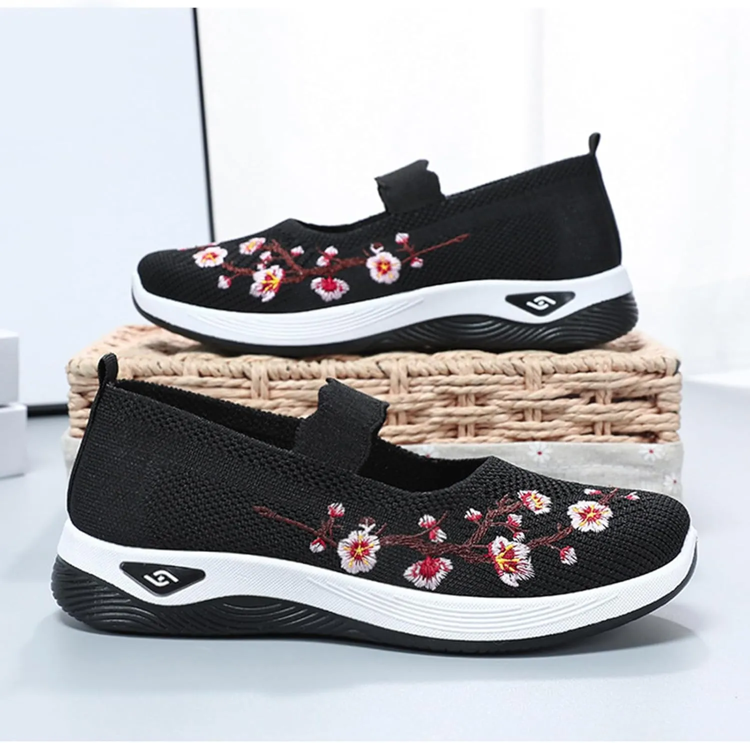 Orthopedic Shoes for Women Fashion Floral Embroidery Walking Shoes Arch Support Mesh Breathable Arch Support Slip-On Light Air Cushion Orthopedic Sneakers Diabetic Shoe